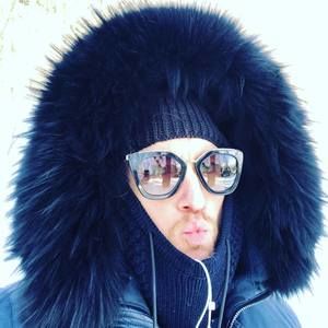 Meet your Posher, Christopher